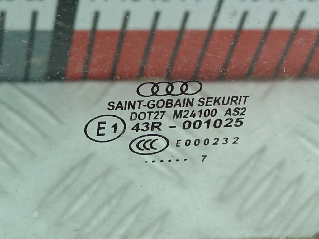 Стекло двери передней левой Audi A3 8L купить в Беларуси