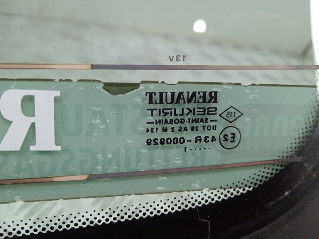 Стекло заднее Renault Scenic 1 купить в России