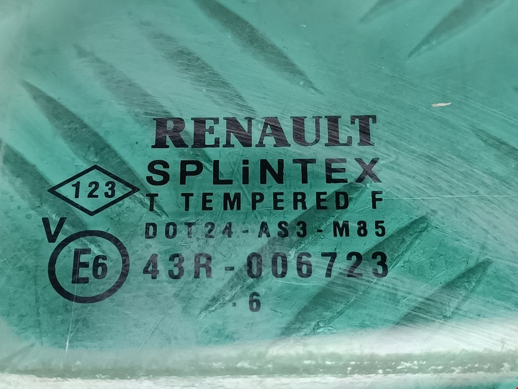 Стекло форточки двери задней левой Renault Clio 2 купить в Беларуси