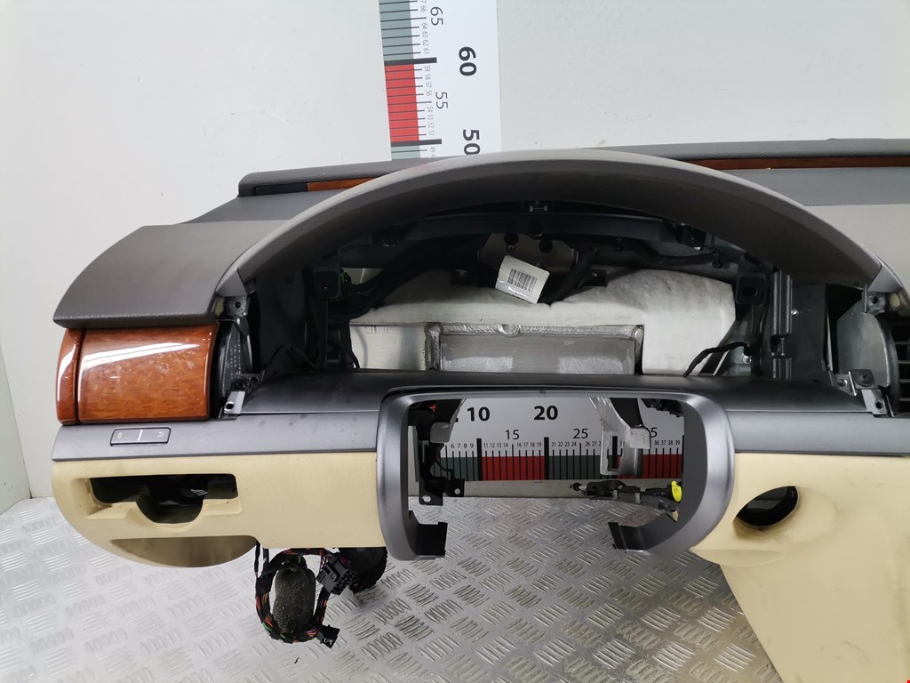 Торпедо (панель передняя) Volkswagen Phaeton купить в Беларуси