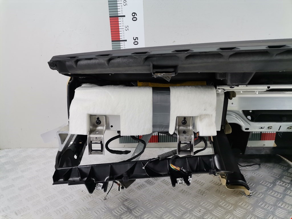 Торпедо (панель передняя) Volkswagen Phaeton купить в России