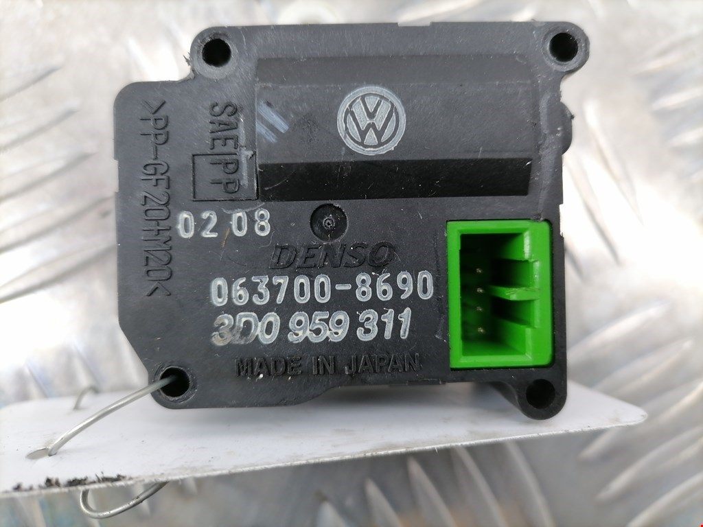 Электропривод (сервопривод) заслонки печки Volkswagen Phaeton купить в Беларуси