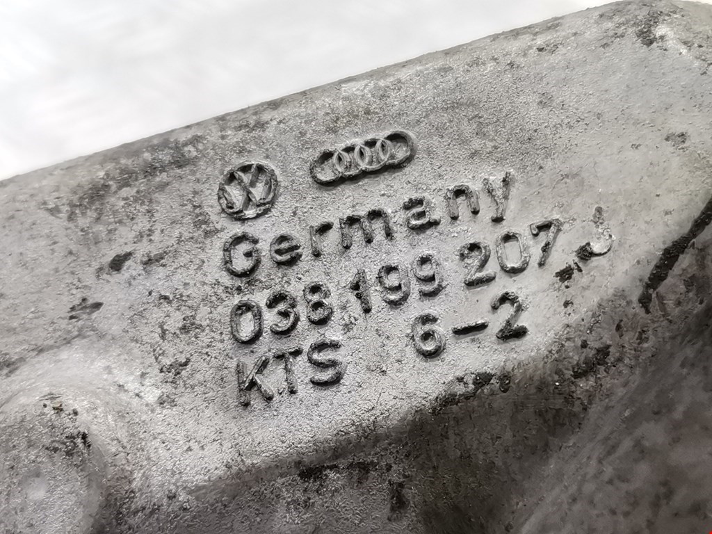 Кронштейн двигателя (лапа крепления) Volkswagen Golf 4 купить в Беларуси