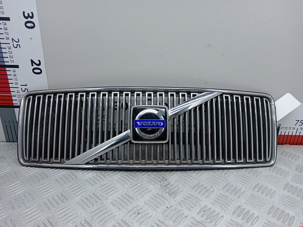 Решетка радиатора Volvo 850 купить в Беларуси
