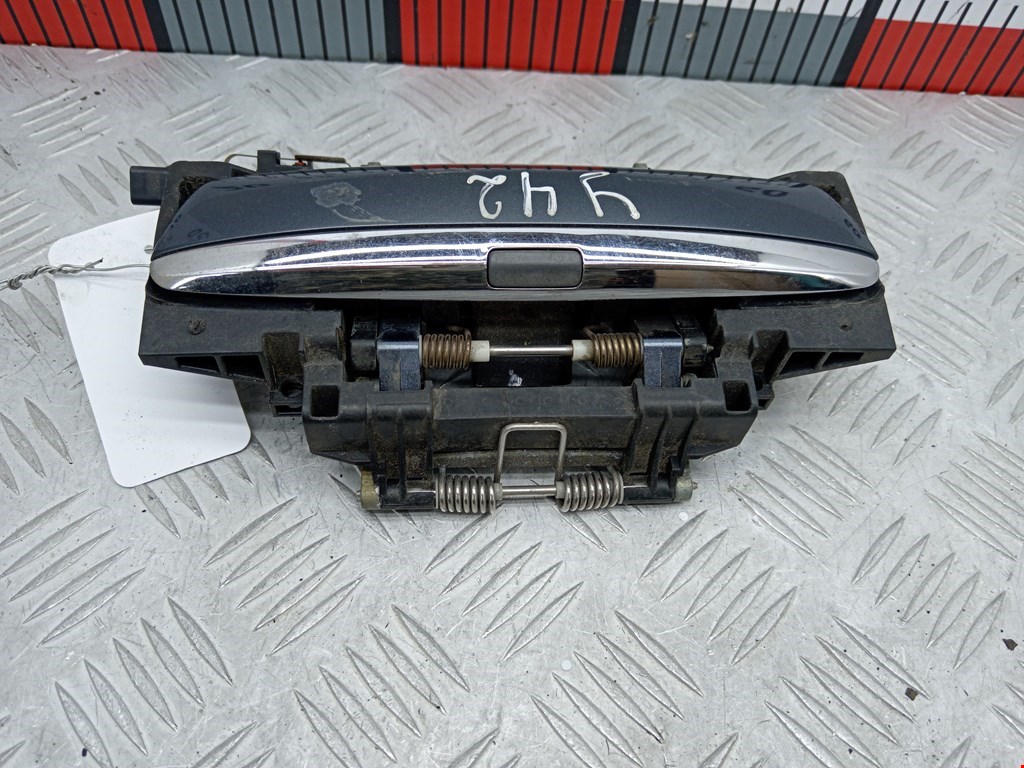 Ручка двери наружная передняя правая Audi A8 D3 купить в Беларуси