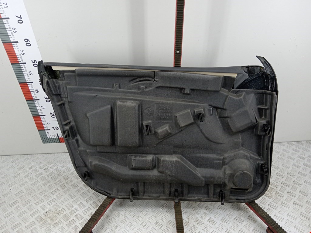 Обшивка (карта) двери передней правой Audi A6 C5 купить в России