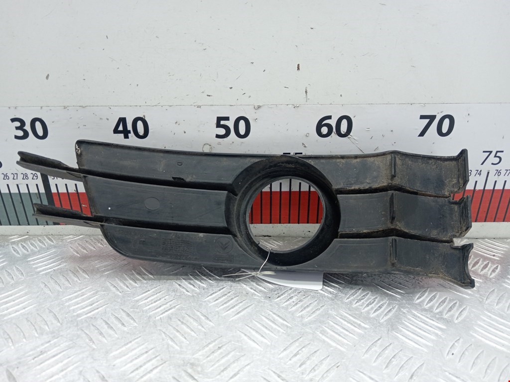 Решетка (заглушка) в бампер правая Citroen C5 1 купить в Беларуси