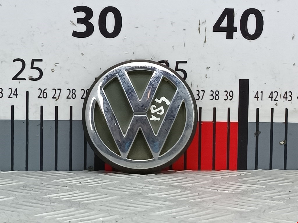 Эмблема (значок) Volkswagen Passat 5 купить в России