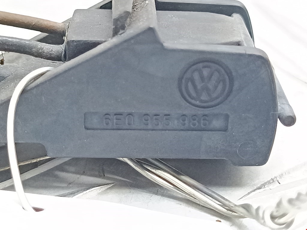 Форсунка омывателя лобового стекла Volkswagen Passat 5 купить в Беларуси