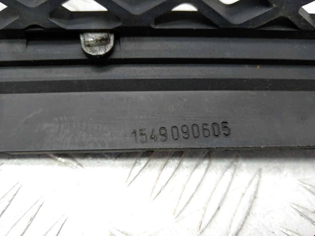Решетка радиатора Ford Fiesta 5 купить в Беларуси