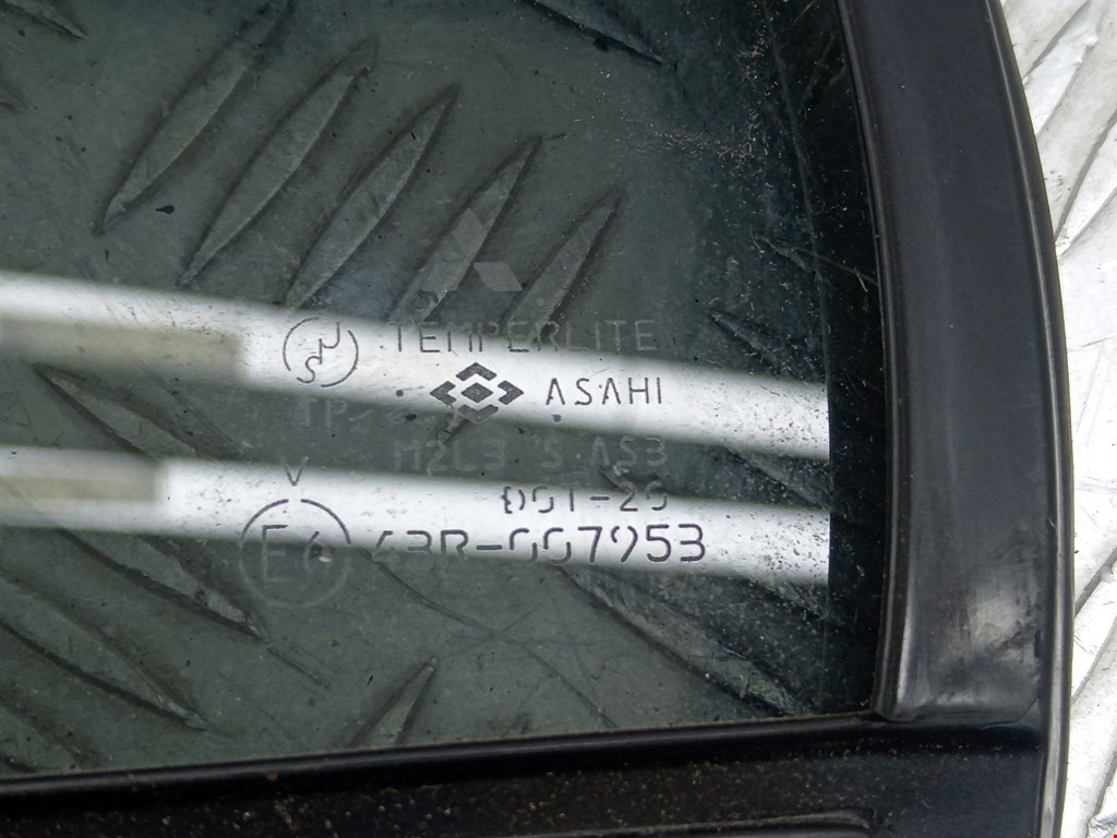 Стекло форточки двери задней правой Mitsubishi Lancer 9 купить в Беларуси
