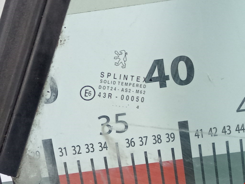 Стекло кузовное заднее левое Peugeot 206 купить в Беларуси