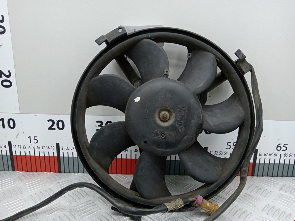 Вентилятор радиатора кондиционера Volkswagen Passat 5
