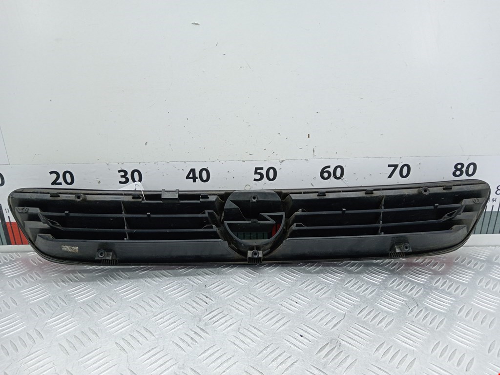 Решетка радиатора Opel Astra G купить в Беларуси