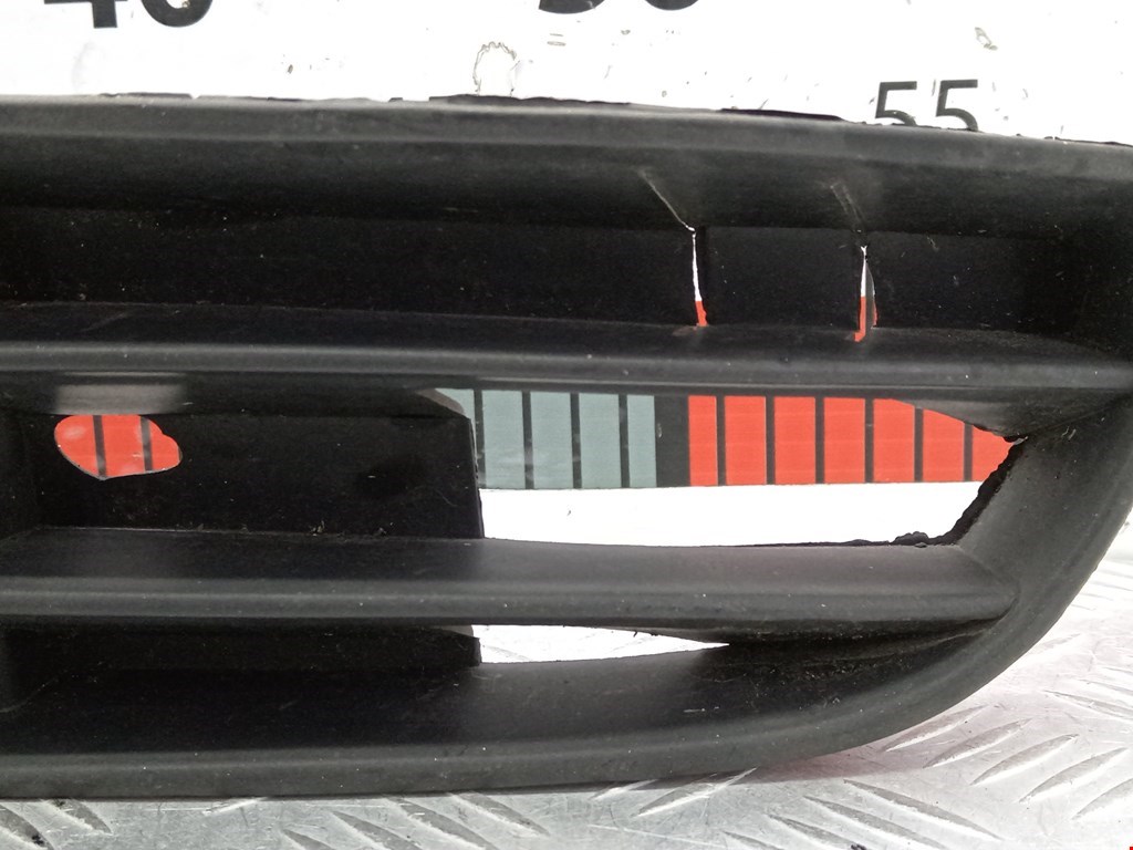 Решетка (заглушка) в бампер левая Volkswagen Bora купить в Беларуси