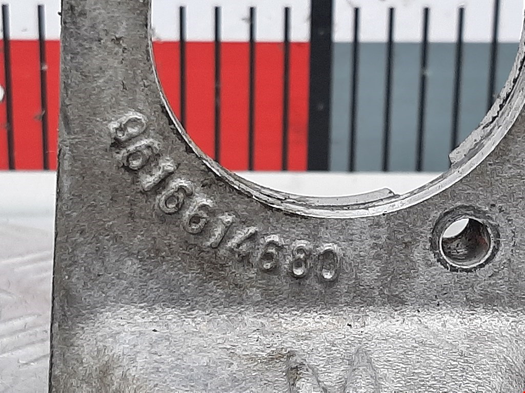 Кронштейн двигателя (лапа крепления) Peugeot 406 купить в России