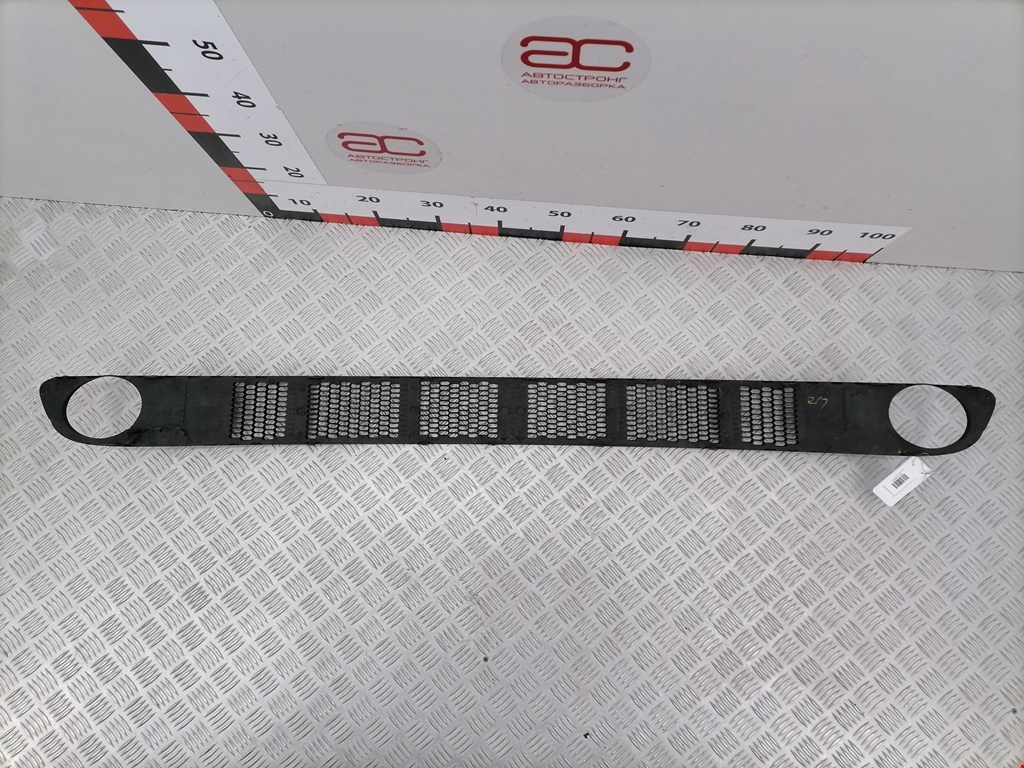 Решетка (заглушка) в бампер центральная Nissan Almera N16 купить в Беларуси