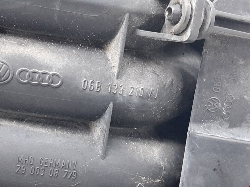 Коллектор впускной Audi A4 B6 купить в России