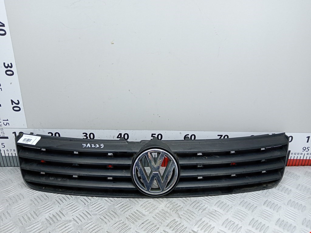 Решетка радиатора Volkswagen Passat 5 купить в России