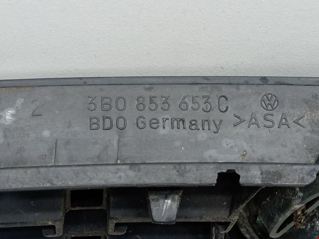 Решетка радиатора Volkswagen Passat 5 купить в Беларуси