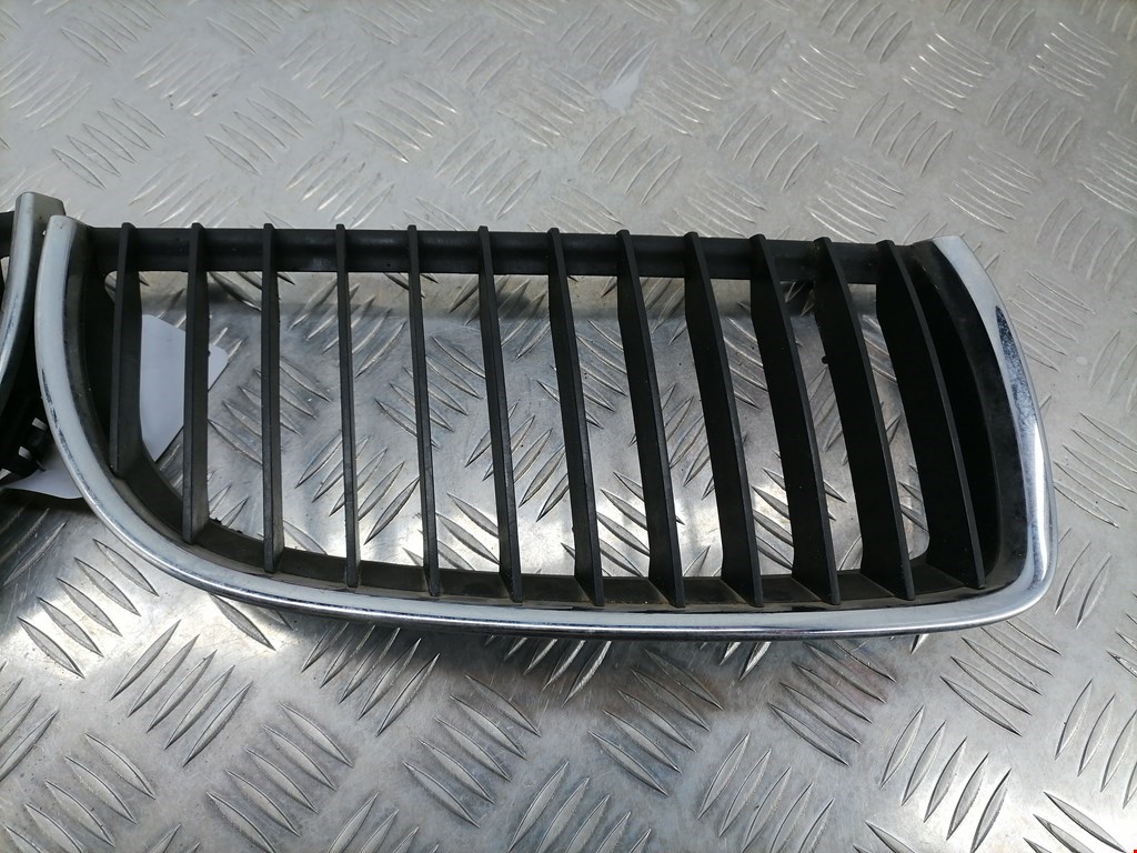 Решетка радиатора BMW 3-Series (E90/E91/E92/E93) купить в России