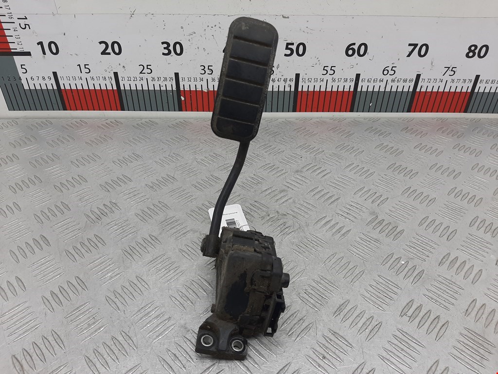 Педаль газа Nissan Interstar