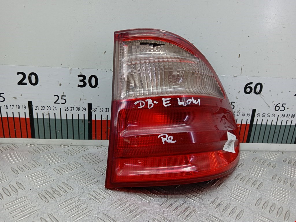 Фонарь задний правый Mercedes E-Class (W210)