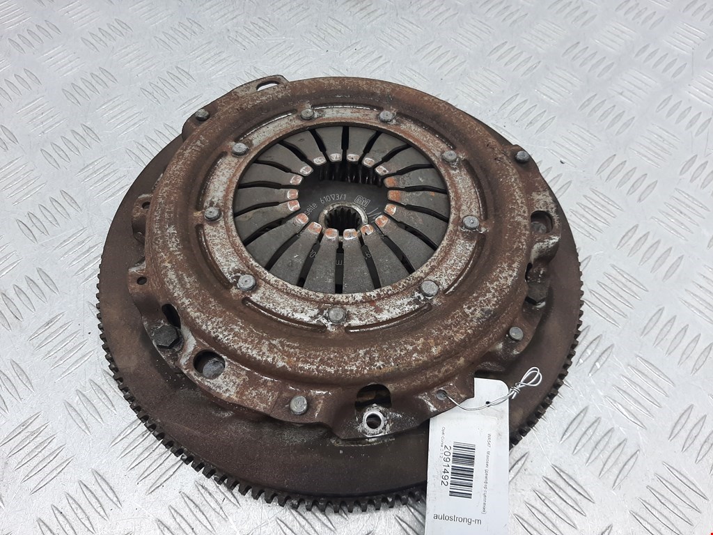 Маховик (демпфер сцепления) Opel Corsa C