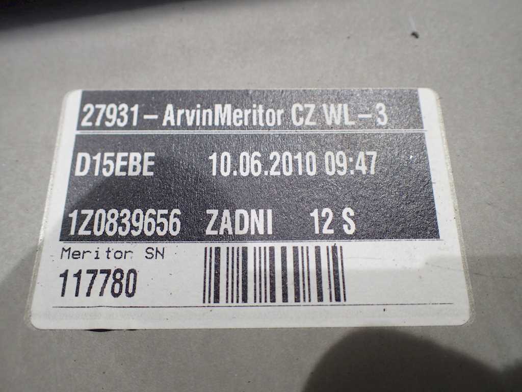 Стеклоподъемник механический двери задней правой Skoda Octavia 1Z купить в Беларуси