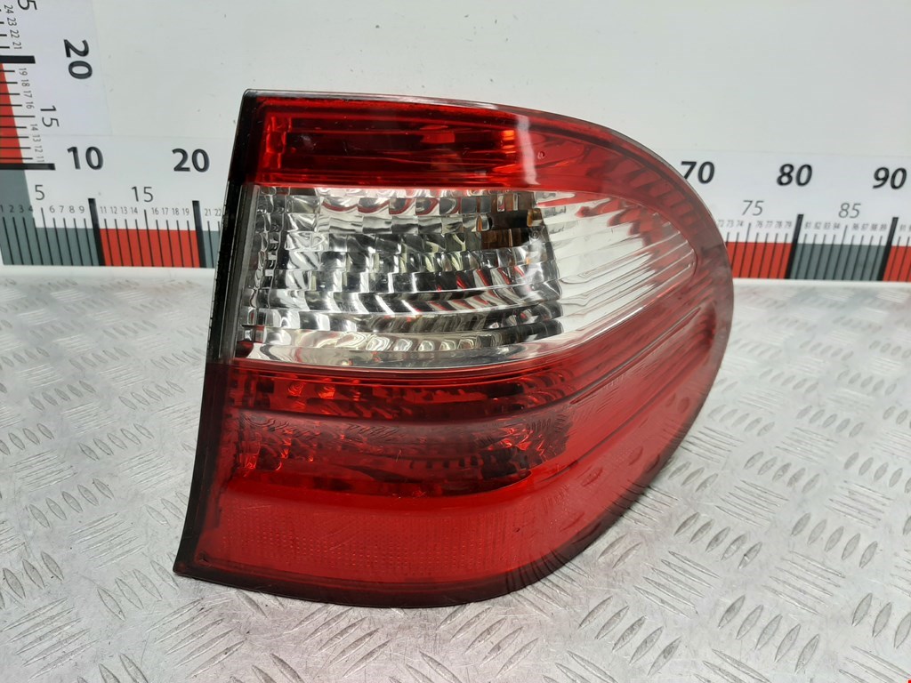 Фонарь задний правый Mercedes E-Class (W211)
