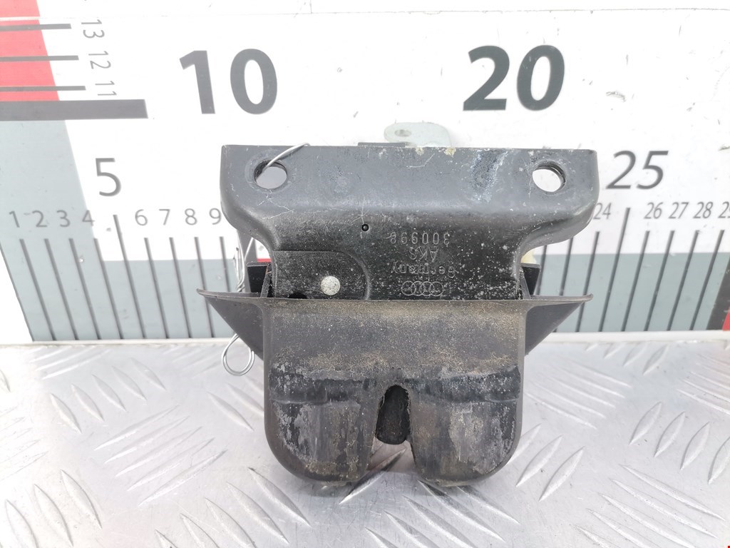 Замок крышки багажника Audi A4 B5