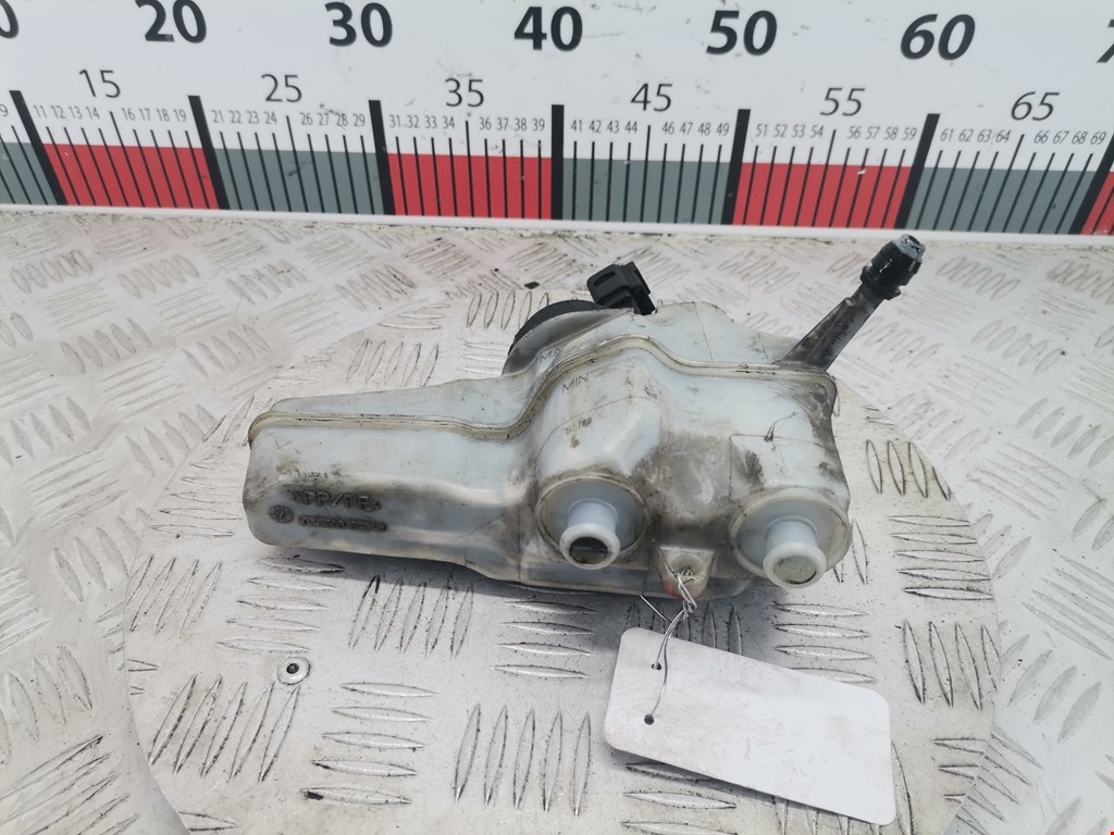 Бачок тормозной жидкости Volkswagen Passat 7