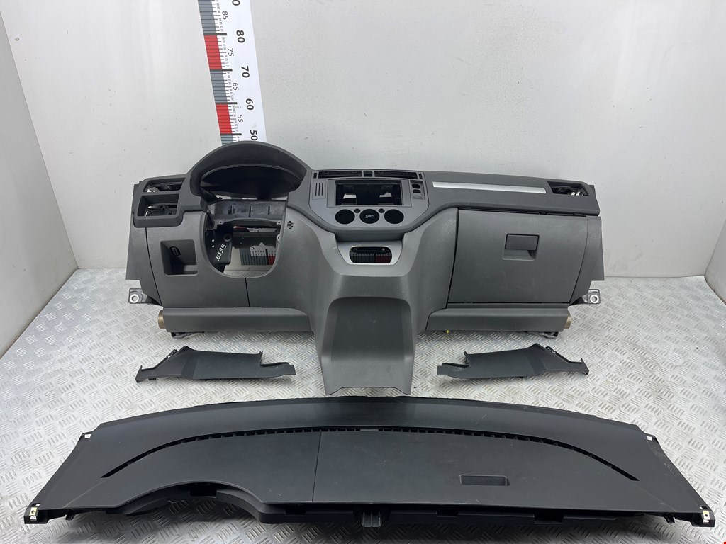 Торпедо (парприз панель приборов панель передняя) Ford C-MAX 1