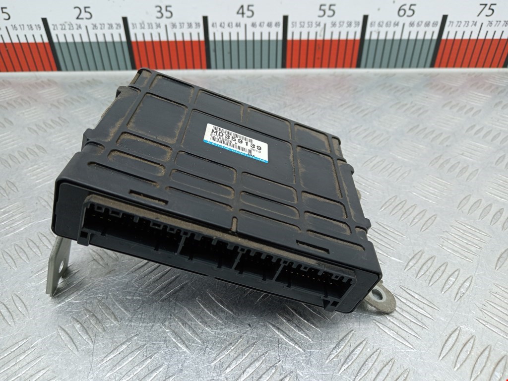 Блок управления двигателем Mitsubishi Galant 8