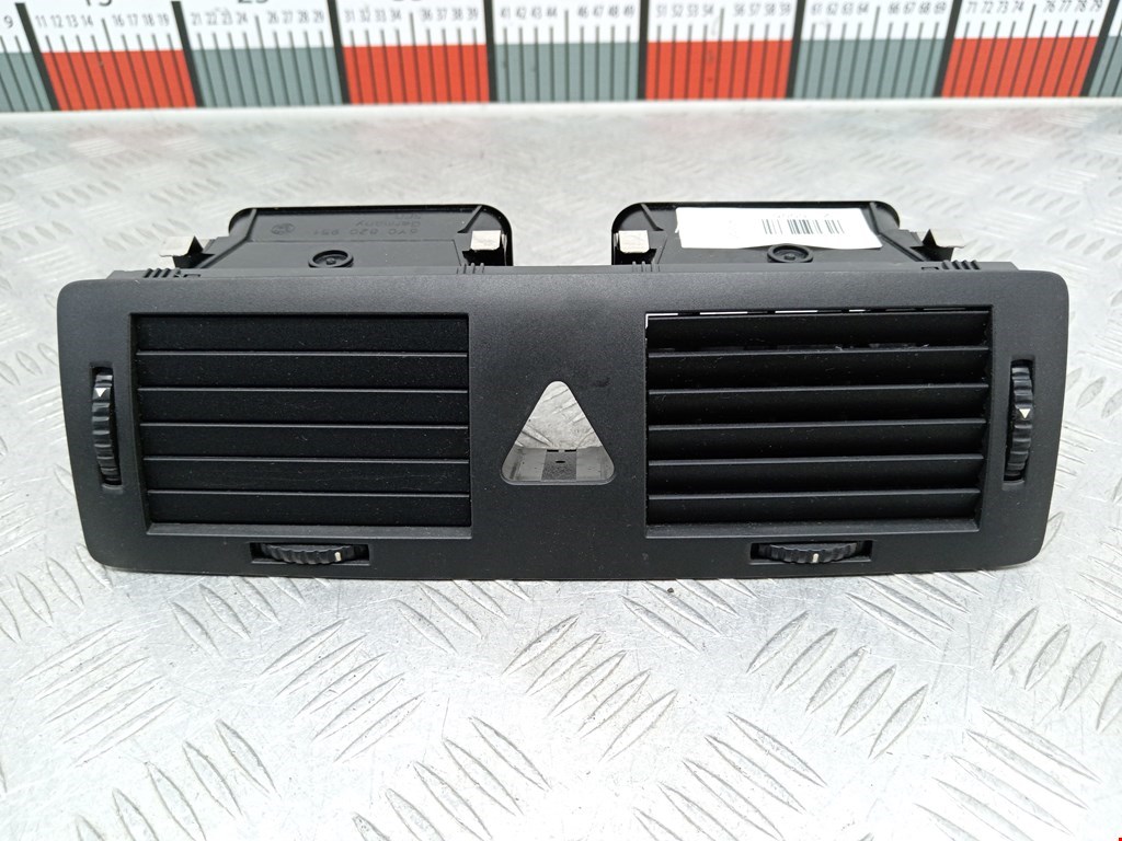 Дефлектор обдува салона Skoda Fabia 1