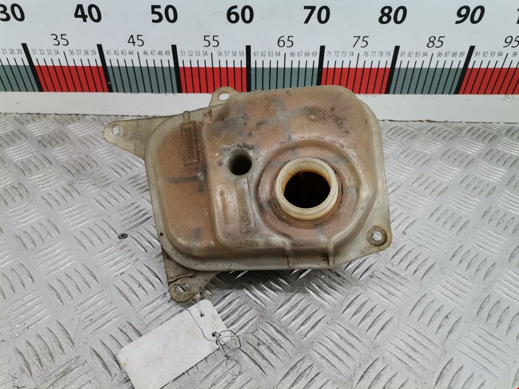 Бачок расширительный Audi 80 B3