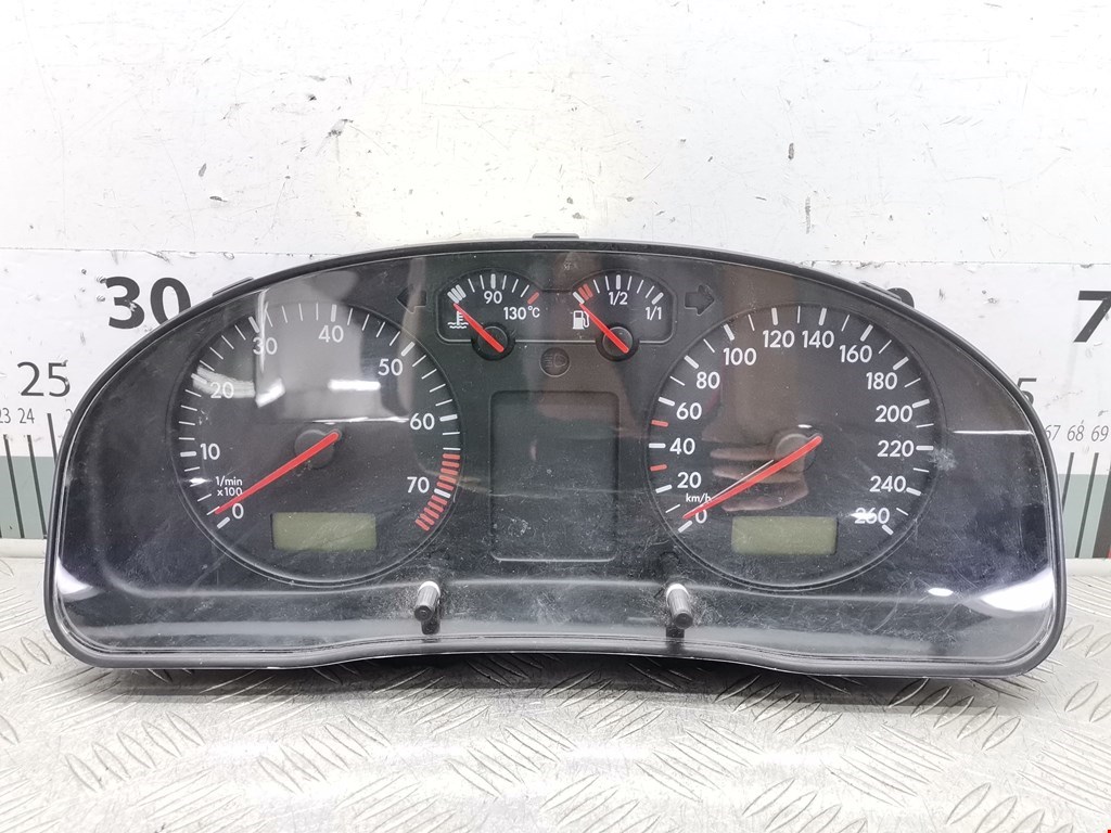 Панель приборная (щиток приборов) Volkswagen Passat 5