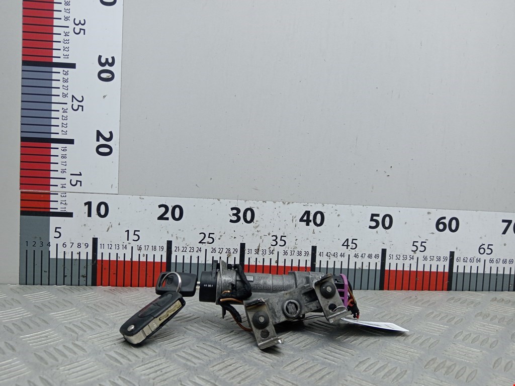 Замок зажигания Audi A3 8L