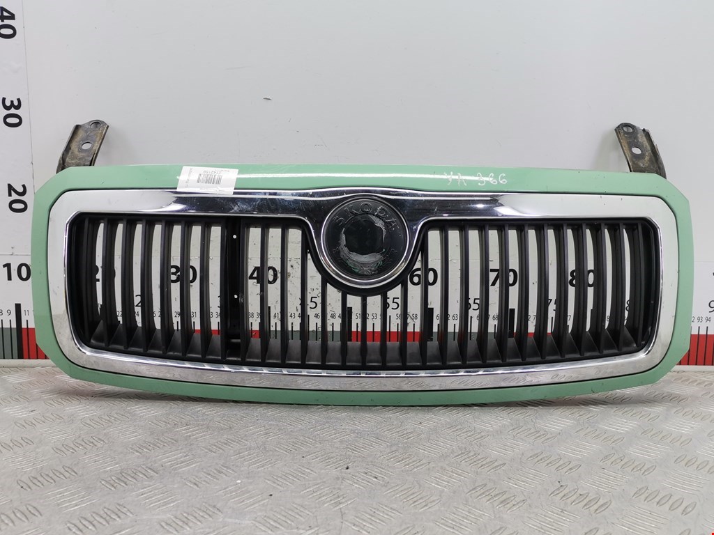 Решетка радиатора Skoda Fabia 1
