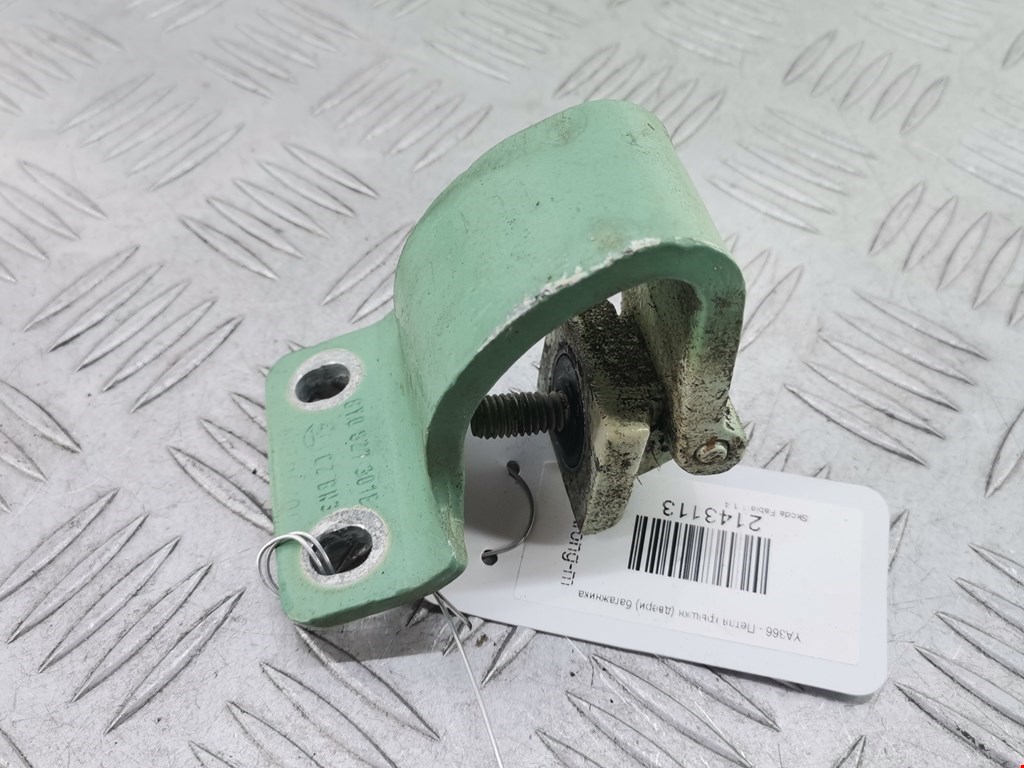Петля крышки (двери) багажника Skoda Fabia 1