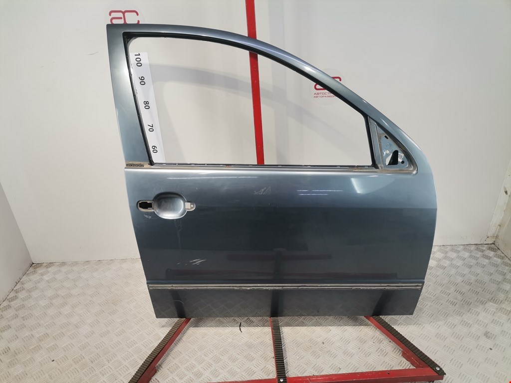 Дверь передняя правая Skoda Fabia 1
