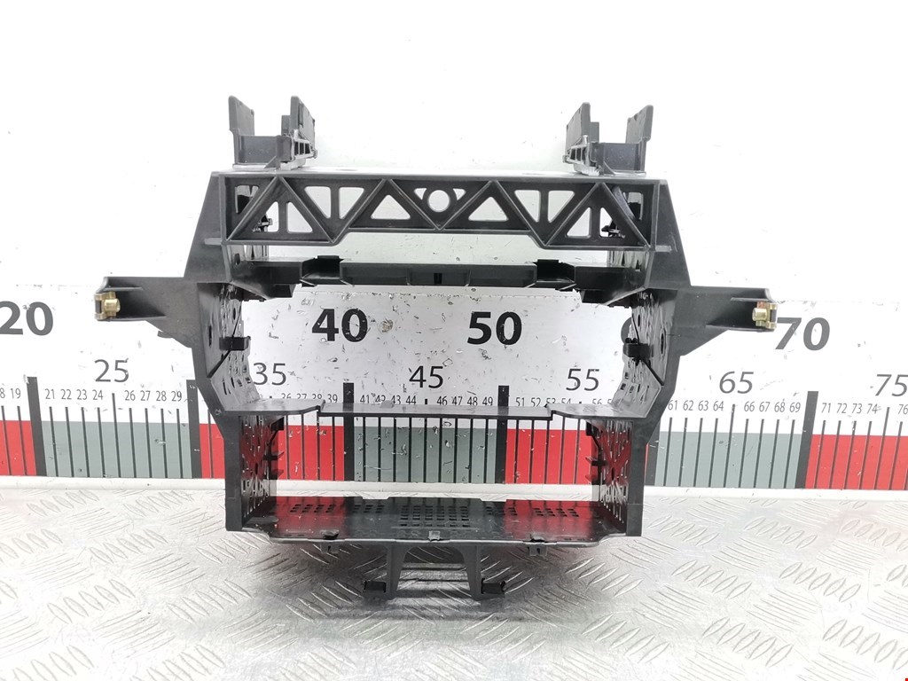 Рамка под магнитолу (под панель управления отопителем) Audi A3 8L