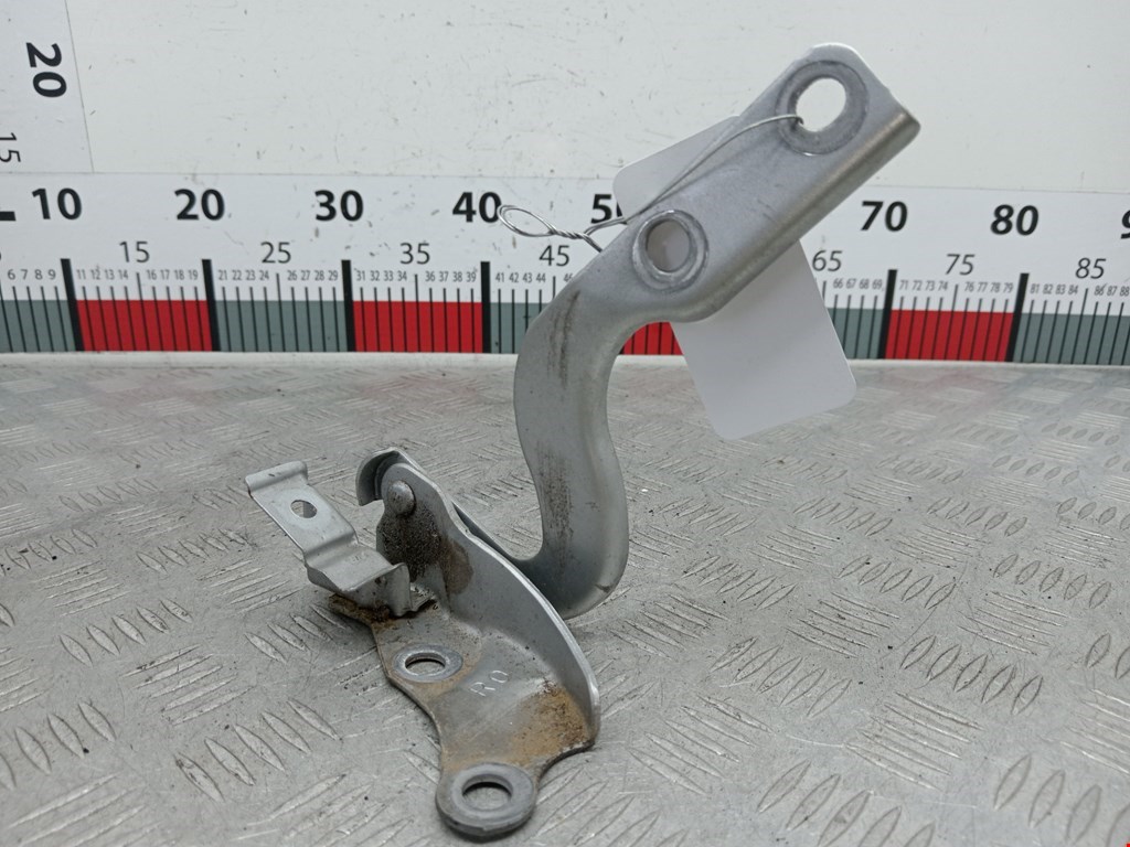 Петля капота правая Mazda Demio 1 DW