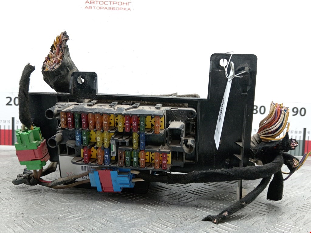 Блок предохранителей Peugeot Expert 1