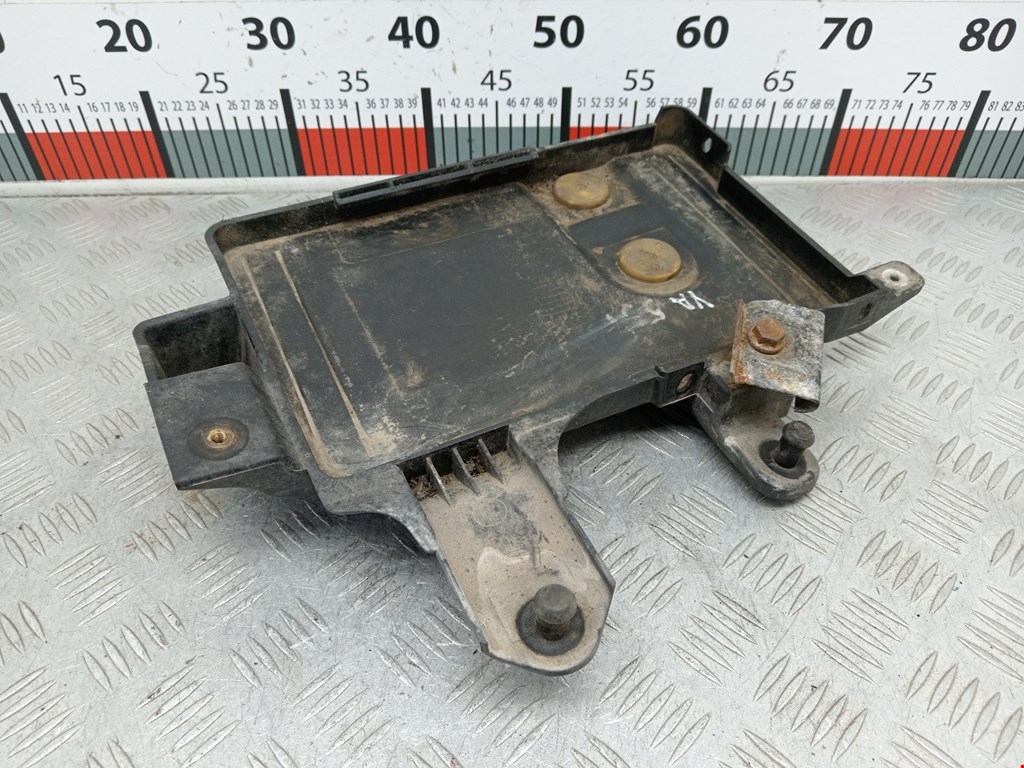 Крепление (корпус) аккумулятора Mitsubishi Colt 6