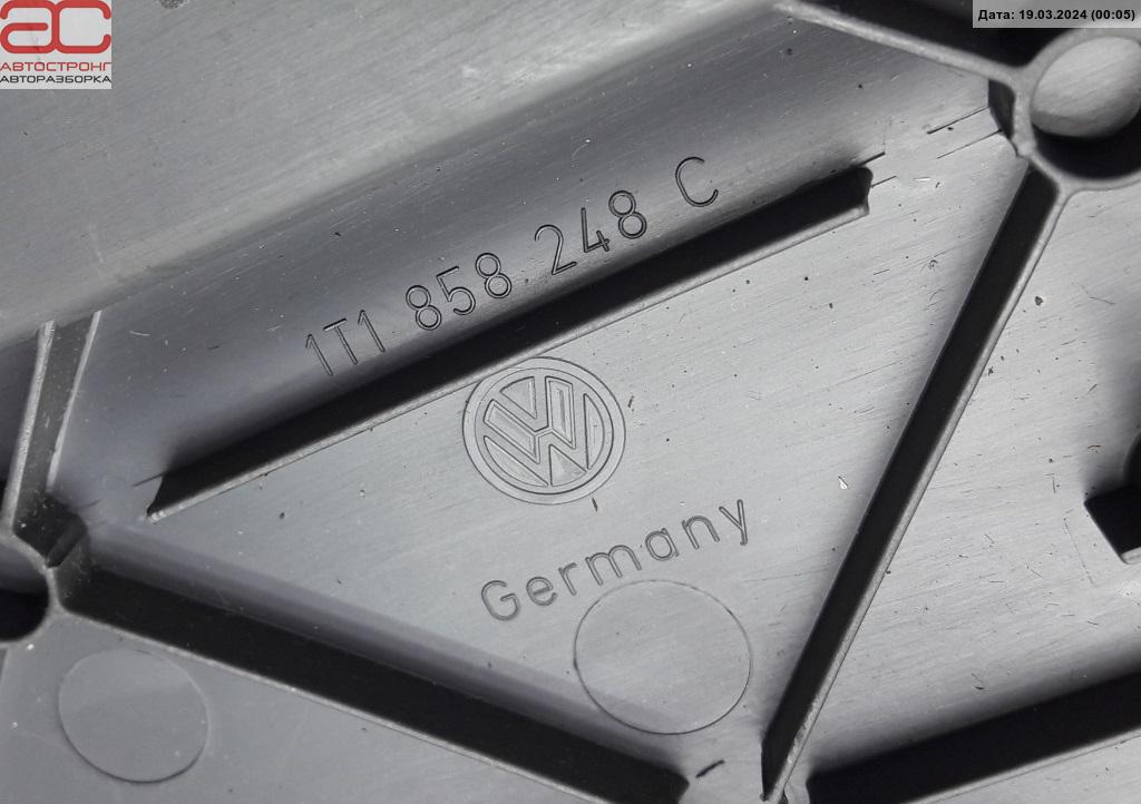 Накладка декоративная на торпедо Volkswagen Touran 1 купить в России