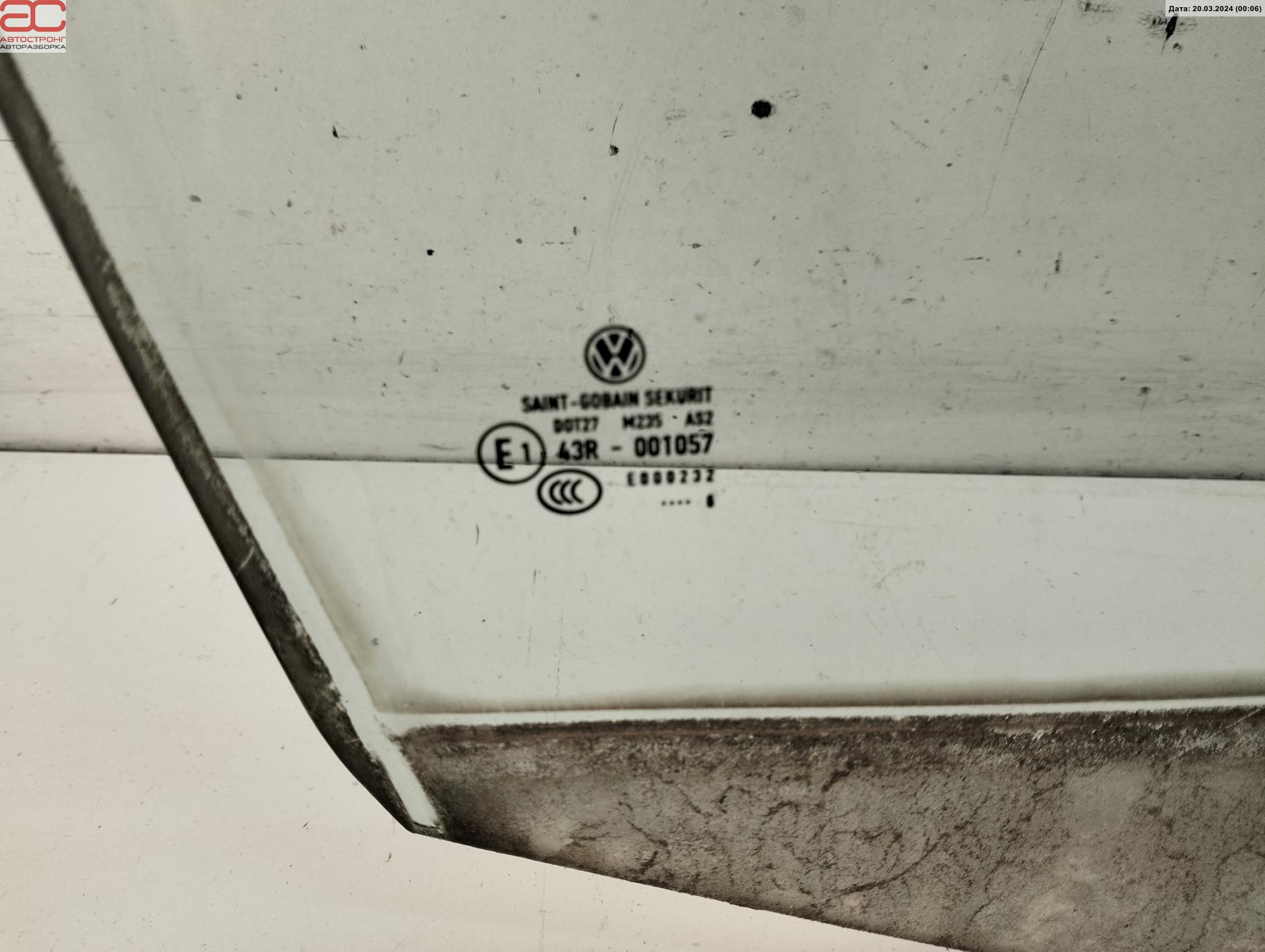 Стекло двери передней правой Volkswagen Golf 4 купить в России