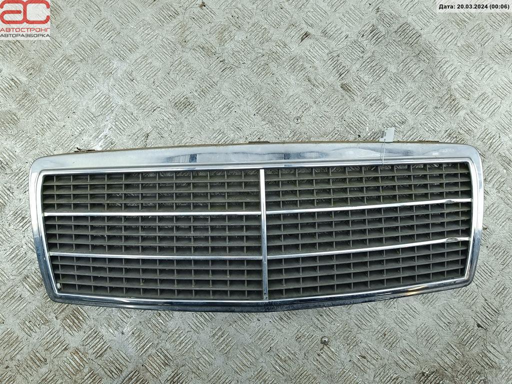 Решетка радиатора Mercedes C-Class (W202) купить в Беларуси