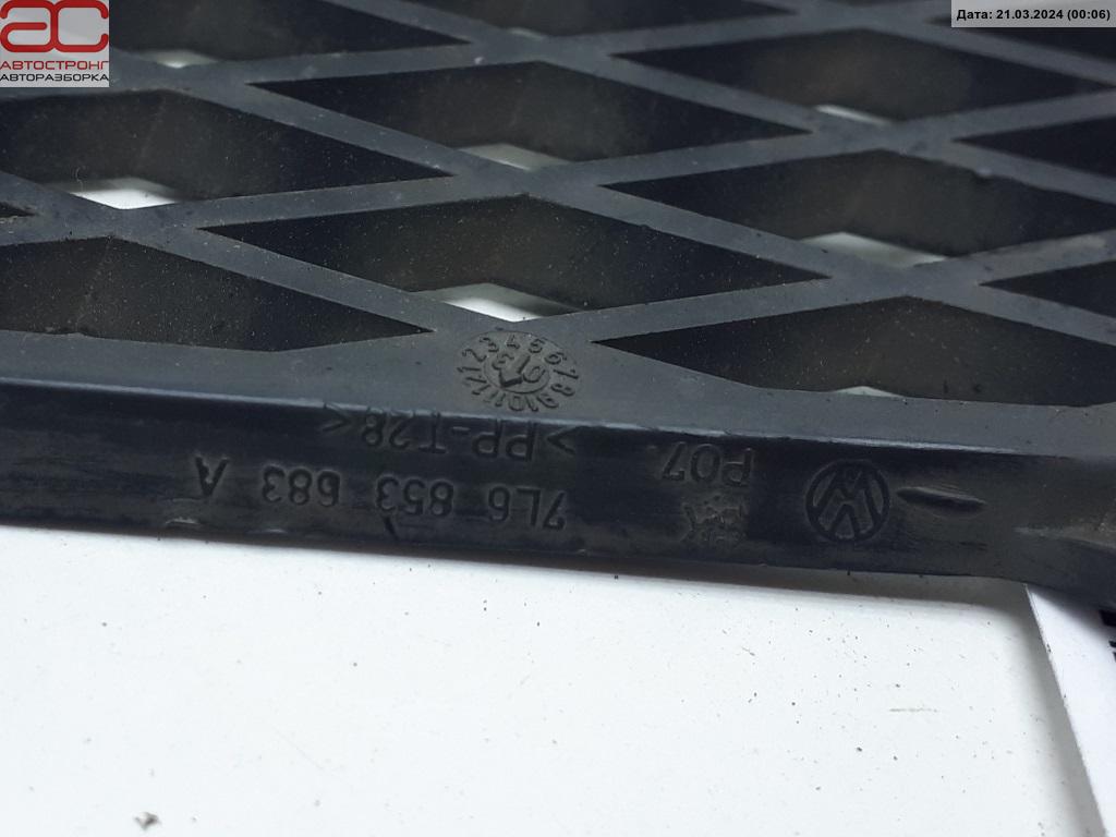 Решетка (заглушка) в бампер левая Volkswagen Touareg 1 купить в России