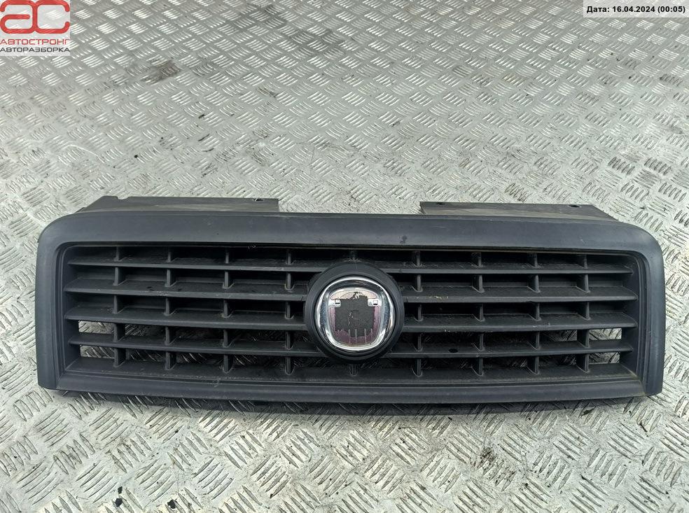 Решетка радиатора Fiat Doblo 1 (223) купить в России